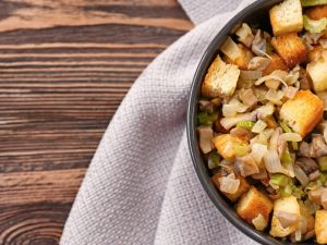 صينية فطر بالأعشاب والخضار 