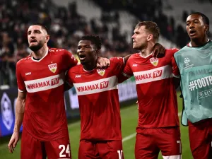 tuttgart's German defender #24 Jeff Chabot, Stuttgart's Malian forward #10 El Bilal Toure and Stuttgart's German defender #07 Maximilian Mittelstaedt and Stuttgart's German midfielder 43# Raul Paula celebrate after winning 0-1 the Champions League football match between Juventus and VfB Stuttgart at the Allianz stadium in Turin, on October 22, 2024. (Photo by Marco BERTORELLO / AFP)