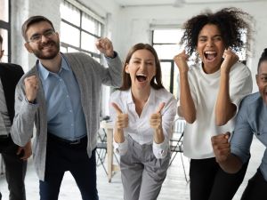 كلام جميل عن أول يوم دوام في الأسبوع