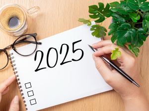 7 علامات تدل على أنك بحاجة إلى تجديد طاقتك قبل بدء العام الجديد 2025