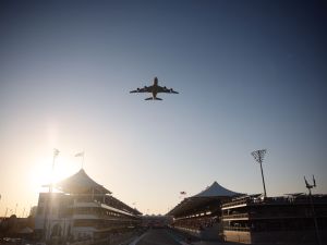 طائرة إيرباص A380 التابعة للاتحاد للطيران نجمة سباق جائزة الاتحاد للطيران الكبرى للفورمولا 1® في أبوظبي   