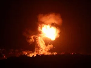 صورة أرشيفية من غارة إسرائيلية استهدفت جنوب لبنان