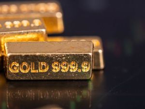 shutterstock. Gold prices in Riyadh Today 2 December 2024
