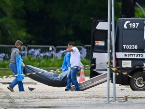 Two blasts near Brazil’s Supreme Court kill one