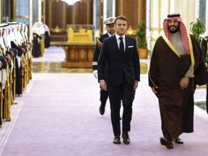 Macron arrives in Riyadh for 3-day state visit to KSA