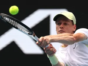 Sinner Launches Australian Open 2025 Title Bid with Seamless Straight-Set Victory