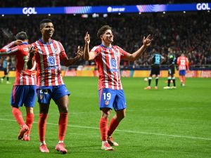 كيف نجح أتلتيكو مدريد في الفوز على ليفركوزن رغم النقص العددي؟