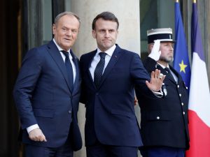 France hosts EU emergency summit