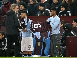 إيمري يشيد بصفقات أستون فيلا الجديدة بعد الفوز على توتنهام في كأس الاتحاد الإنجليزي
