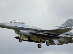f16