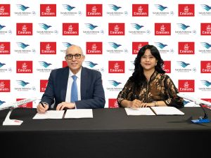 طيران الإمارات توسّع شراكتها مع جارودا إندونيسيا لتقديم مزايا متبادلة لبرامج الولاء