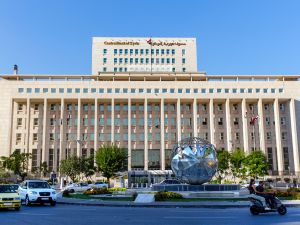 Syria receives local currency from Russia via airport