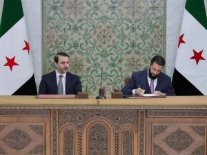 الشرع يوقع