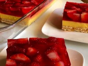 حلى الطبقات بالجيلي والكاسترد