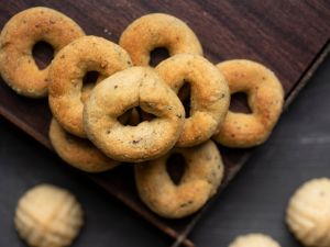 طريقة عمل المعمول بالسميد والزبدة