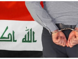 3 رواتب ونصف شهريًا لكل منهم.. الإطاحة بموظفين يختلسون 10 رواتب وهمية في نينوى, المصدر shutterstock