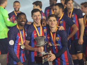 ديمبيلي يشعل التكهنات حول مستقبل غافي في برشلونة