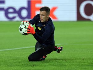 برشلونة قد يسمح برحيل بينيا مجانًا مع شرط لضمان الاستفادة مستقبلًا