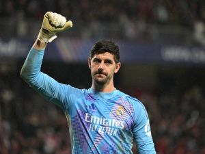 مفاجأة قبل المباراة.. غياب كورتوا يثير التساؤلات في ريال مدريد