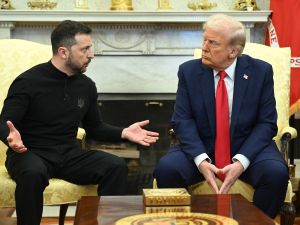 US President Donald Trump and Ukraine's President Volodymyr Zelensky