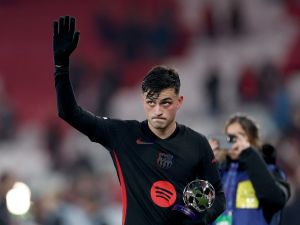 بيدري بعد تألقه أمام بنفيكا: لامين يامال ورافينيا يستحقان الجائزة أكثر مني