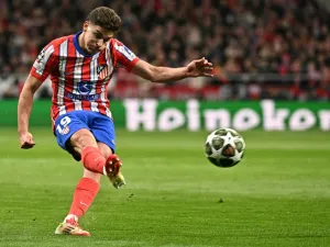 VIDEO: The Most Controversial Penalty of the Season? Álvarez's Double Touch!
