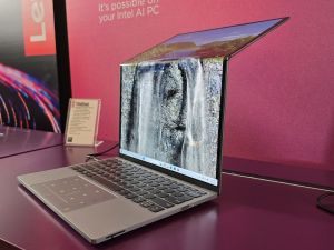 Lenovo tests laptops with solar power and foldable screens