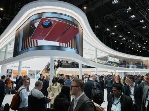 Huawei Showcases the World’s First Commercial Triple-Foldable Smartphone at MWC 2025