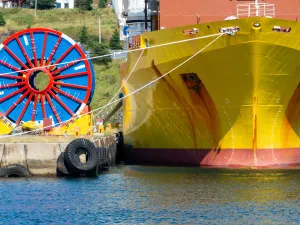 China unveils sea cable cutter