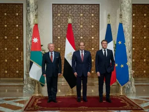 قمة ثلاثية أردنية فرنسية مصرية