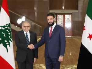 Lebanese PM visits Damascus to reset ties 