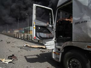 New explosions hamper efforts to contain massive fire at Iran’s Bandar Abbas Port 