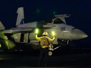 Houthis strike Tel Aviv and U.S. warships in Red Sea