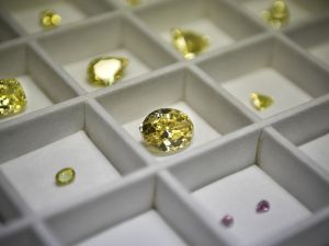Russia’s largest-ever 100-carat diamond unveiled
