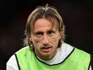 مودريتش يعزز ثروته ويقترب من تملك سوانزي سيتي الإنجليزي