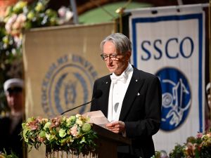 Godfather of AI issues serious warning about its dangers