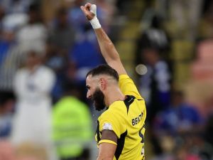 بنزيما يتألق ويقود الاتحاد نحو اللقب.. ويتصدر أرقام الدوري السعودي