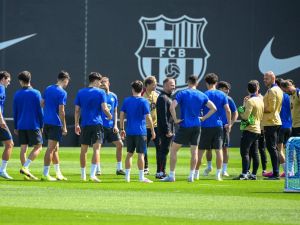 تشكيلة برشلونة المتوقعة ضد بوروسيا دورتموند في ربع نهائي دوري أبطال أوروبا 2024-25