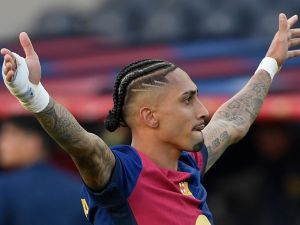 ليفربول وآرسنال يتنافسان على ضم رافينيا من برشلونة