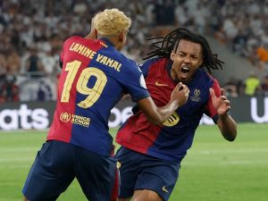 ثلاث فوائد خرج بها برشلونة بعد تتويجه على حساب ريال مدريد