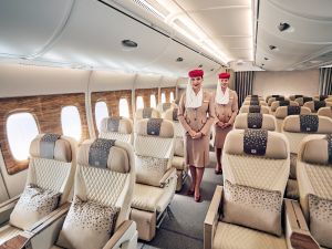 طيران الإمارات تشغّل طائراتها الإيرباص A380 المحدثة إلى مانشستر وميلان