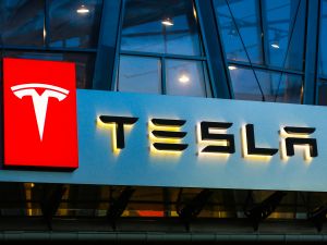 Tesla suspends vehicle sales in China due to tariff war