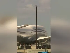 الطائرة الق