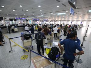 مطار الكويت