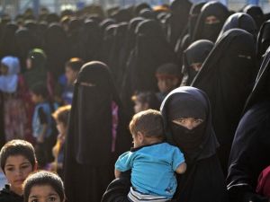 اتفاق بين الأكراد والحكومة السورية على إعادة نازحي مخيم الهول