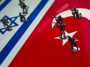تركيا تحسم الجدل بشأن عبور نتنياهو من مجالها الجوي