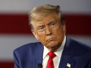 ترامب يأجل فرض رسوم جمركية على الاتحاد الأوروبي حتى 9 يوليو