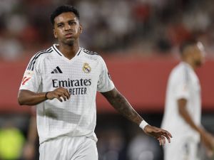 رودريغو يهدد بالرحيل: الأزمة تتصاعد في ريال مدريد