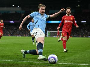 محمد صلاح يرحب بانتقال كيفن دي بروين إلى ليفربول