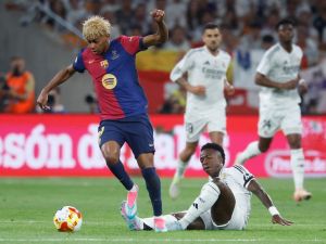 تشكيلات الفرق: برشلونة - ريال مدريد في كلاسيكو الدوري الإسباني 2024-25